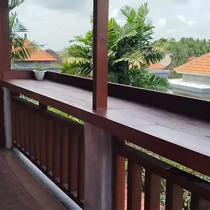  ホームステイ ルーマ ローダ インドネシア